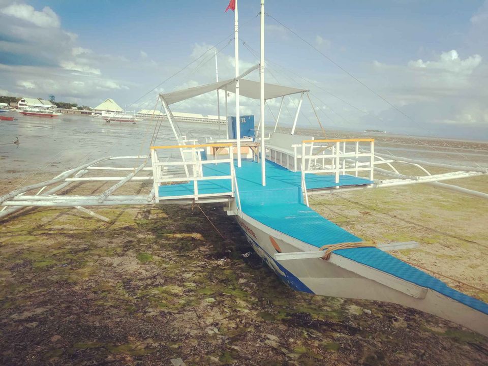 Island hopping boat rental