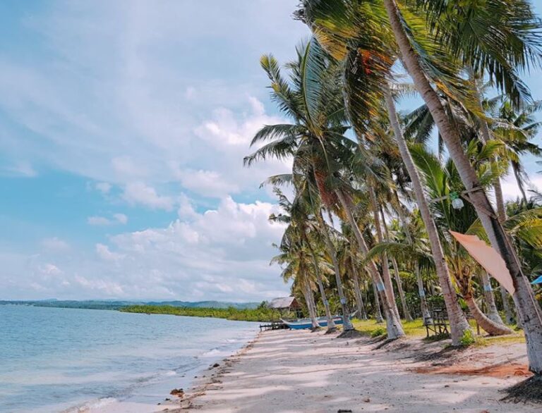 Hidden Beach Resort Aloguinsan Cebu